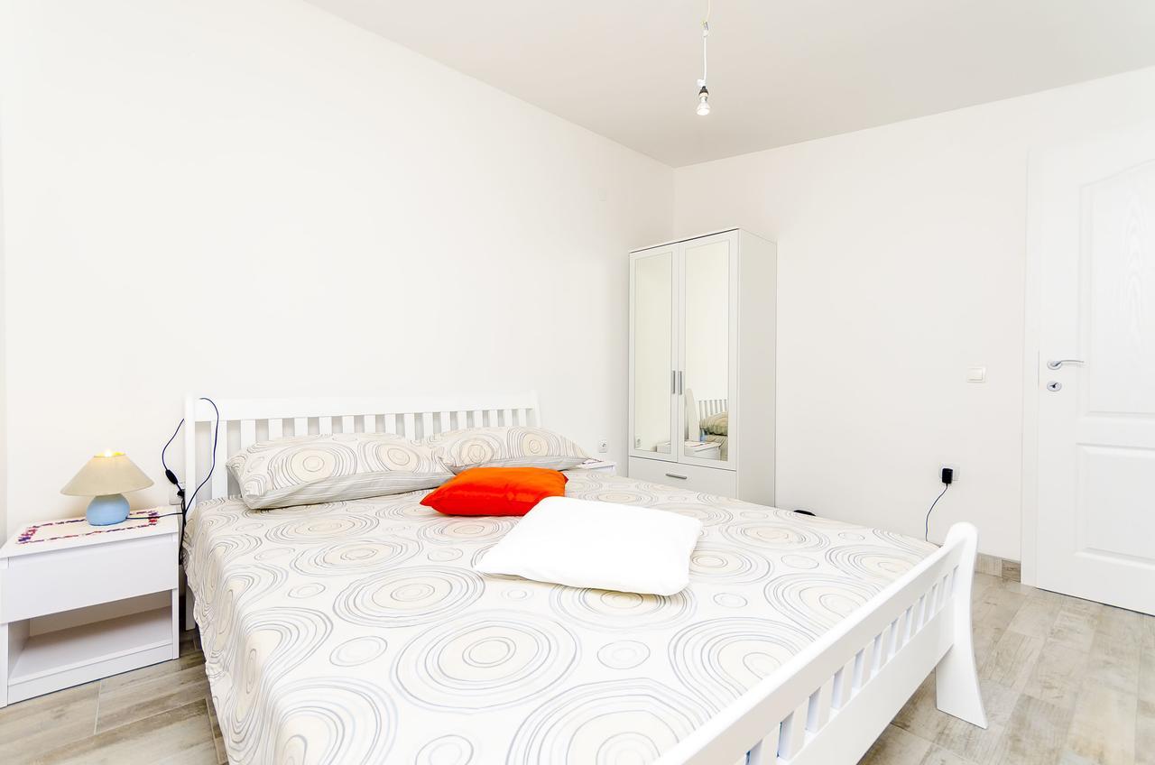 Apartments Mirko I Anda Donji Okrug  Екстериор снимка