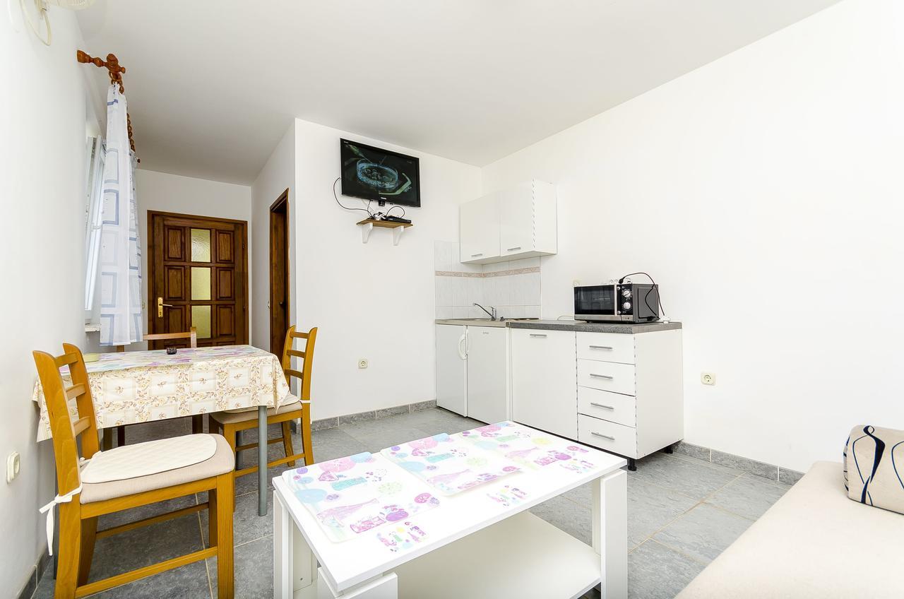 Apartments Mirko I Anda Donji Okrug  Екстериор снимка